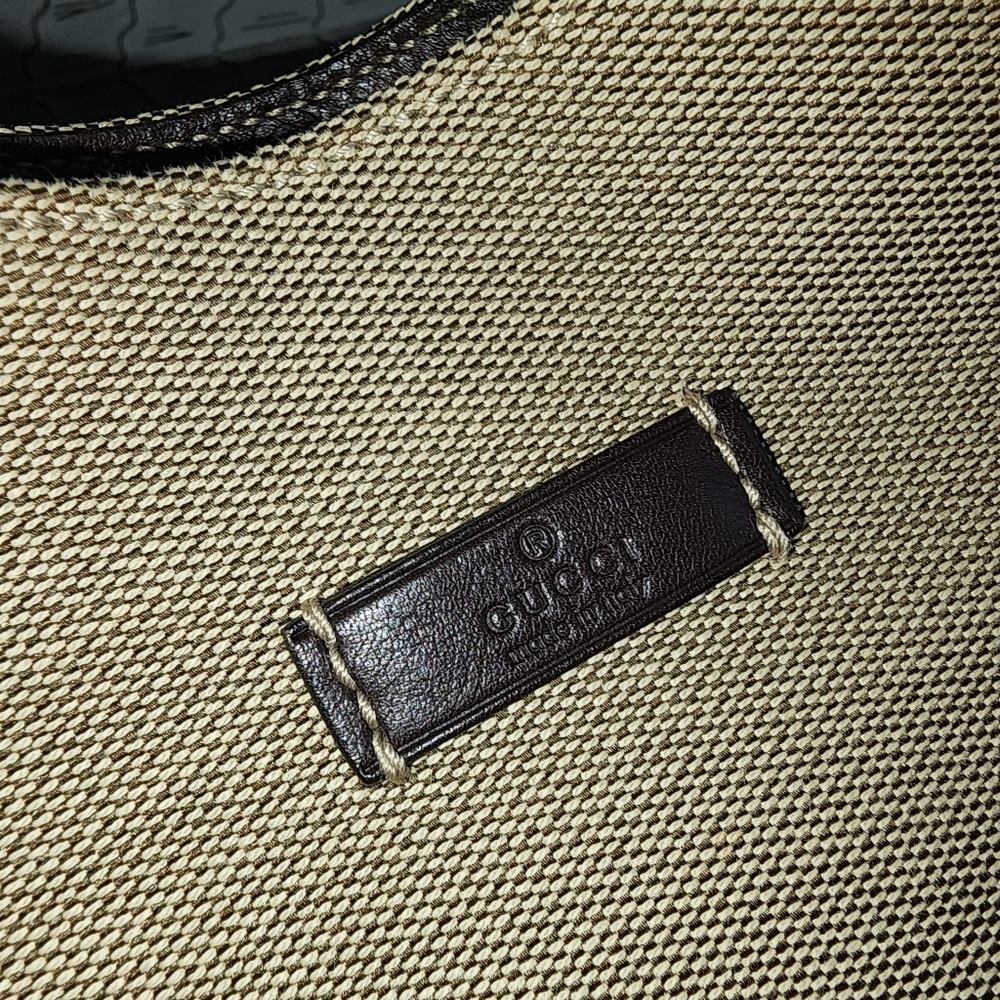 Gucci GG Signature-Trimmed Colbert Hobo - Picture 8 of 16